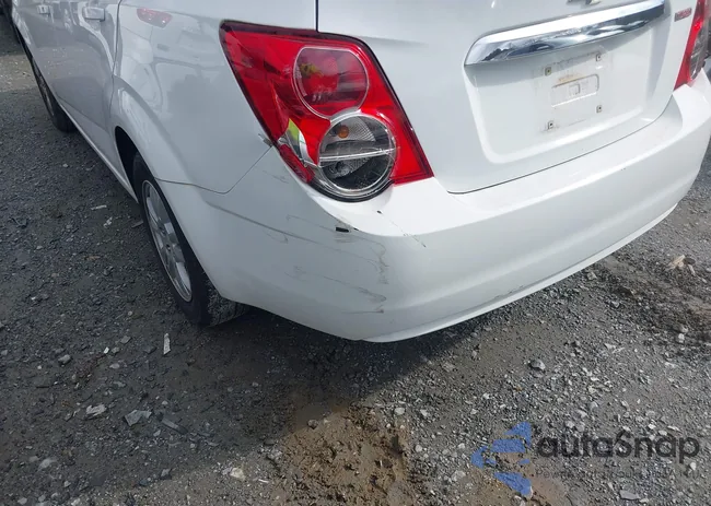 1G1JC5SB0D4241779: 44592079