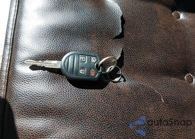 1FMCU49359KA42215: 44592160