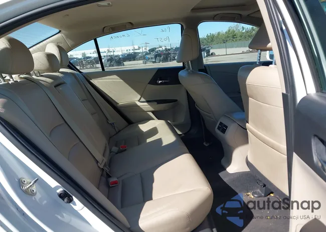 1HGCR6F74FA004339: 44592297