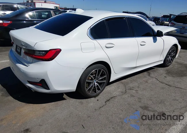 WBA5P7C08MFL51731: 44592316