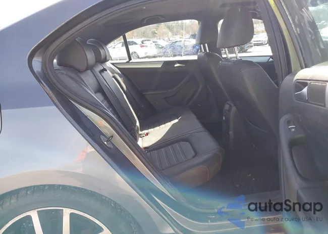 3VW4A7AJ4CM426092: 44593630