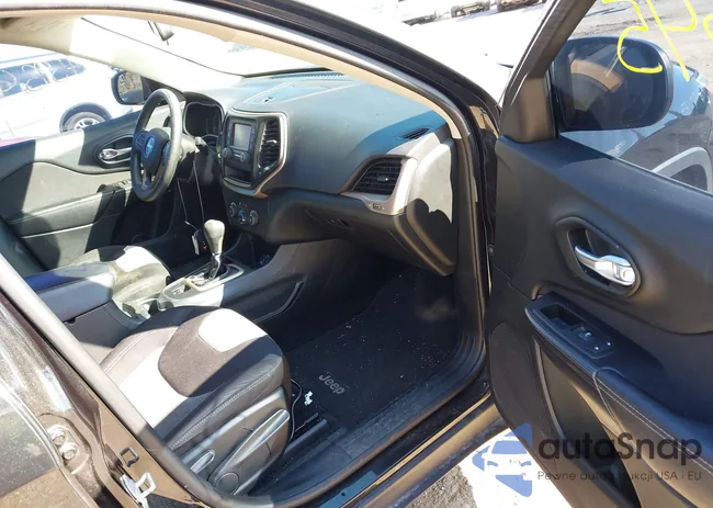 1C4PJLAB8FW507215: 44593645