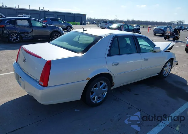 1G6KD57Y97U231085: 44593810