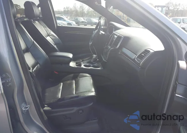 1C4RJEBG5JC131663: 44593152