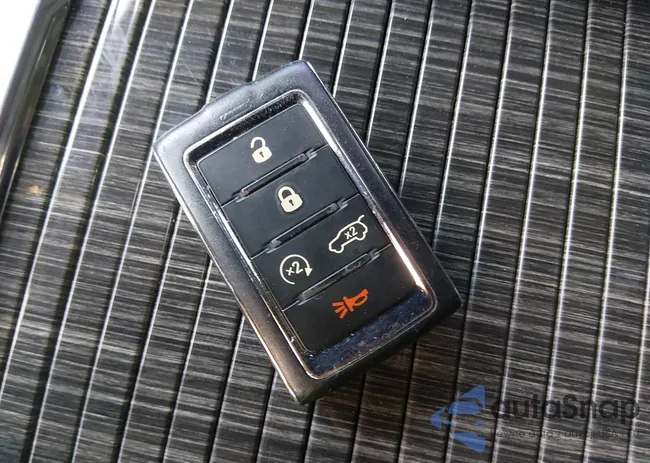 1C4SJVBT3NS211747: 44593158