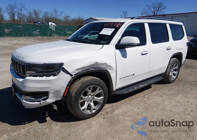 1C4SJVBT3NS211747: 44593158