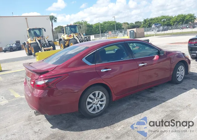 1N4AL3AP1JC215899: 44594647