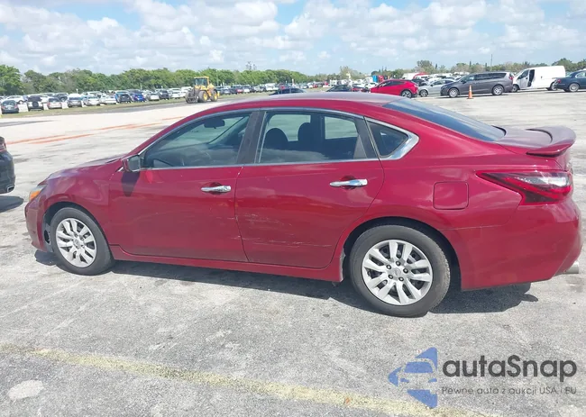 1N4AL3AP1JC215899: 44594647