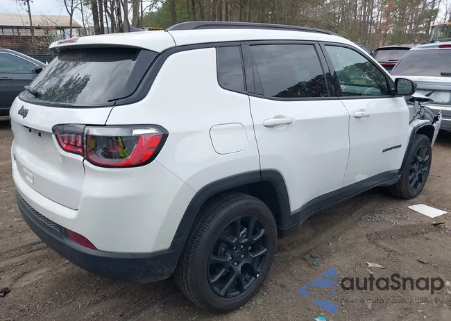 3C4NJDBN7ST593896: 44594932