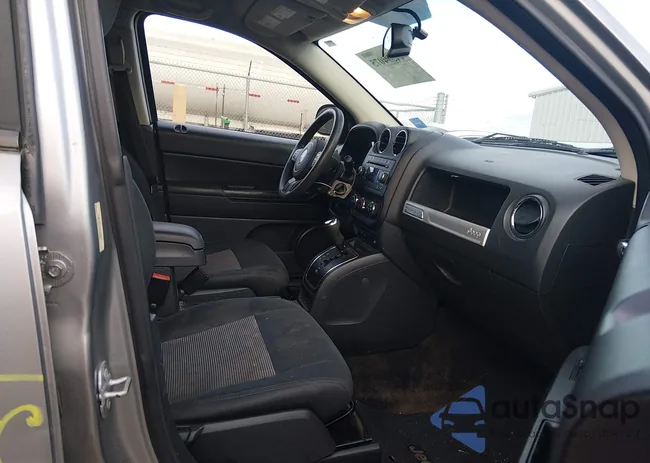 1C4NJCBA4GD743273: 44594075