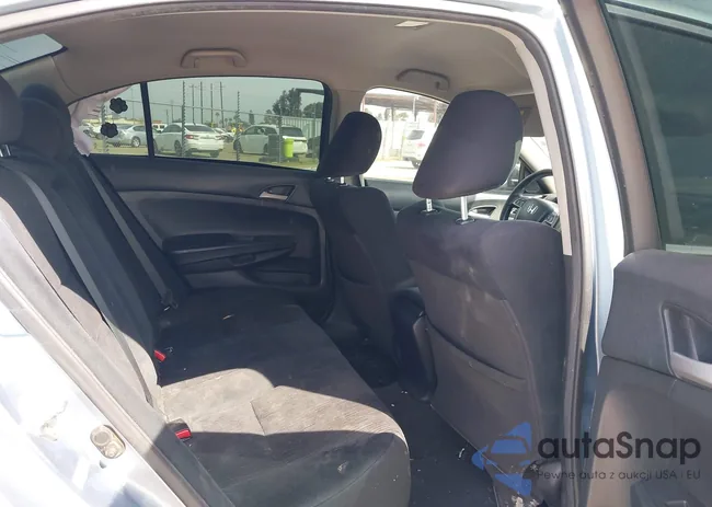 1HGCP2F48BA117323: 44595832