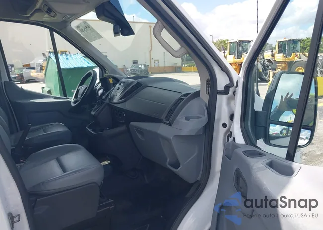 1FTYR3XM2GKA32353: 44595268