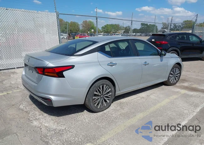 1N4BL4DVXSN402858: 44595341