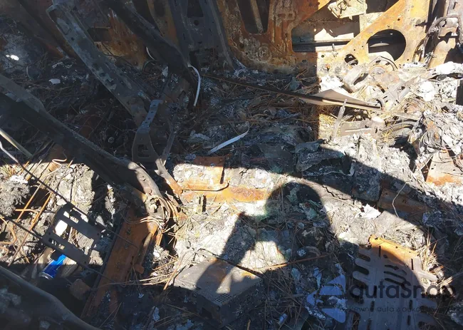 1G6DW677750130695: 44595443