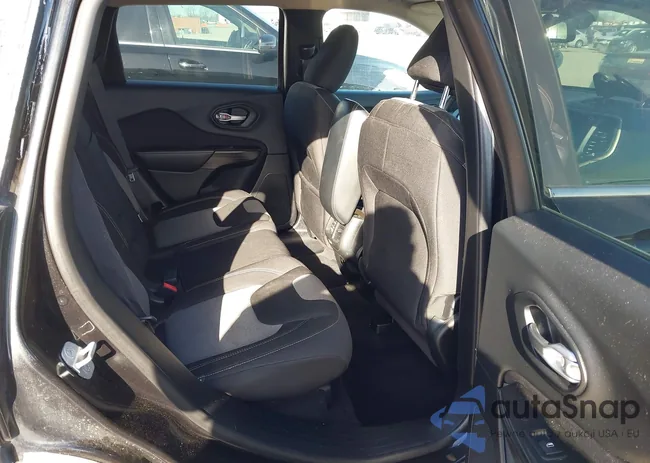 1C4PJLCB4EW205884: 44595469