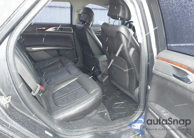 3LN6L2JK2DR823446: 44596714