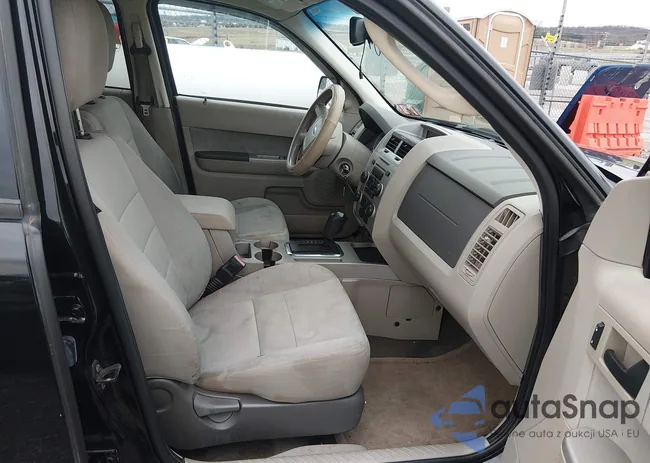 1FMCU9DG9CKA24041: 44597024