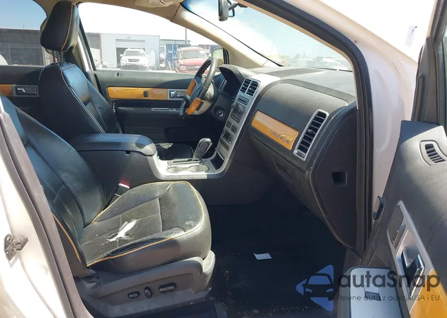 2LMDU68C78BJ36479: 44597069