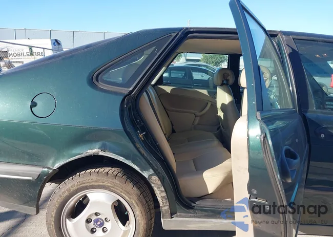 YS3DD55B1V2013907: 44596396