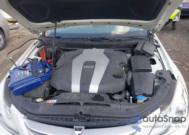 KMHGC4DDXCU197083: 44596449