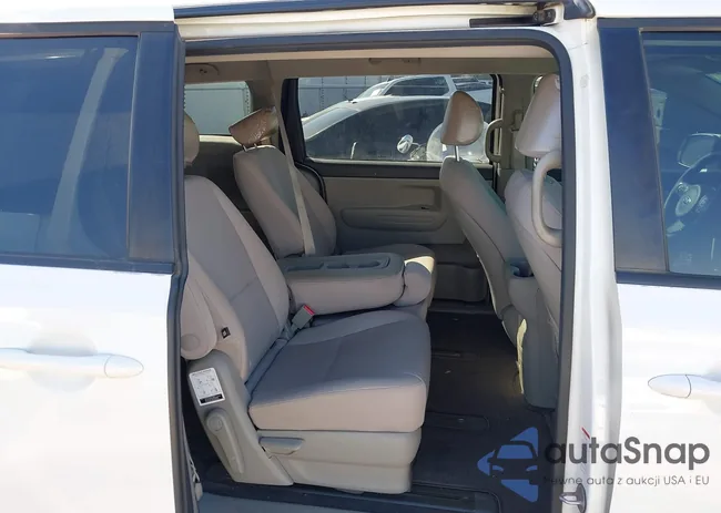 KNDMB5C15H6234429: 44597374