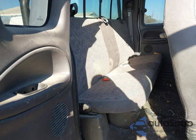 1B7HC13Z11J542679: 44598479