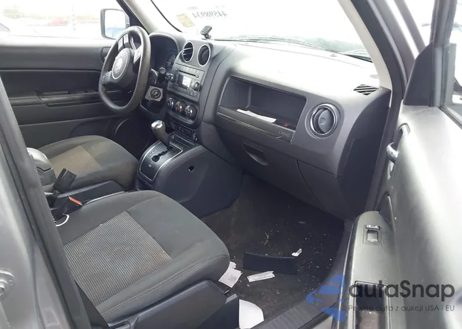 1C4NJPBA5GD688288: 44598934