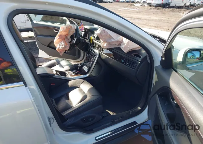 YV4612NK9G1259083: 44598272