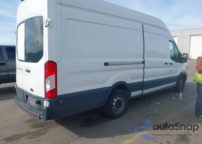 1FTYR3XM4JKA67984: 44599483