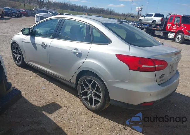 1FADP3H26HL231988: 44599533