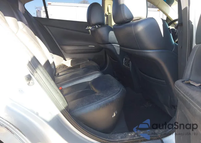 1N4AA5AP6BC858137: 44599904