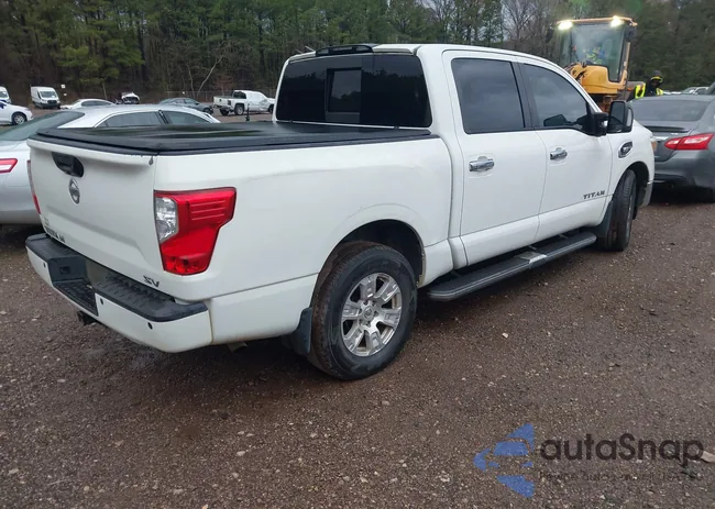 1N6AA1E67HN501273: 44599463