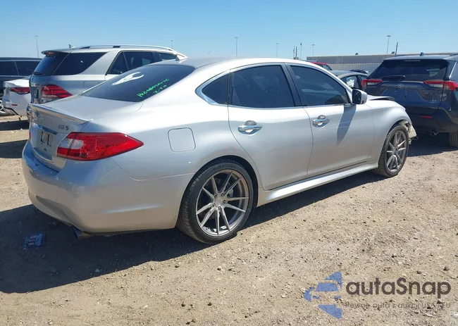 JN1BY1APXBM326518: 44600315