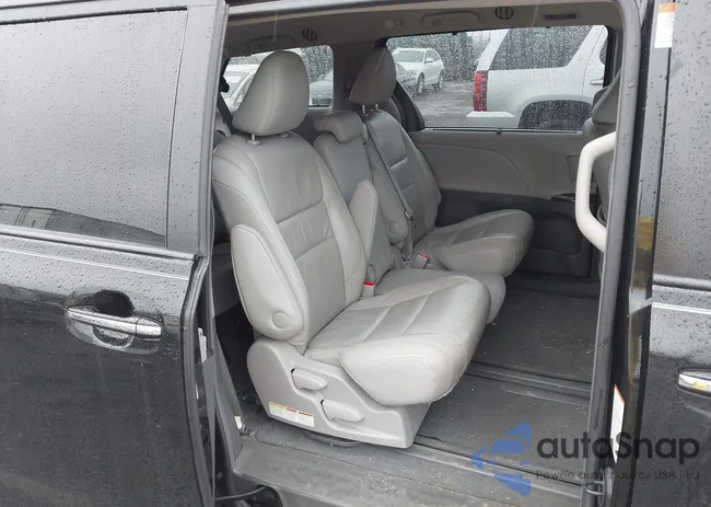 5TDYZ3DC1HS825228: 44600352