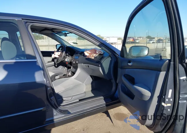 1HGCM56366A076522: 44602742