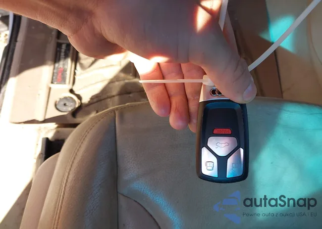 WA1AHAF70HD048328: 44603628