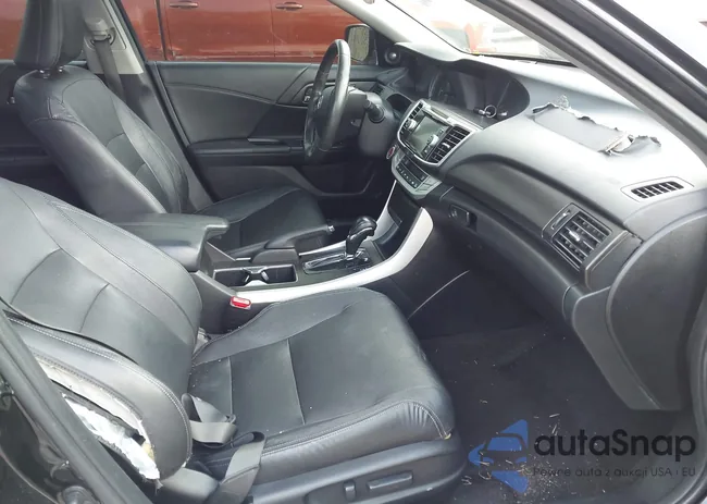 1HGCR3F8XEA037383: 44603096