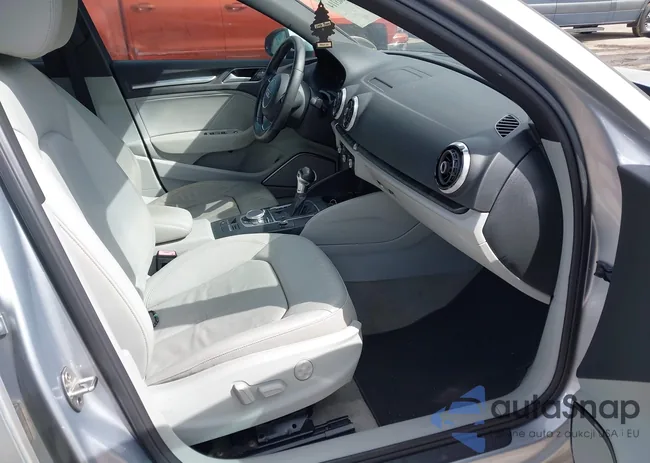 WAUC7GFF7G1061943: 44603114