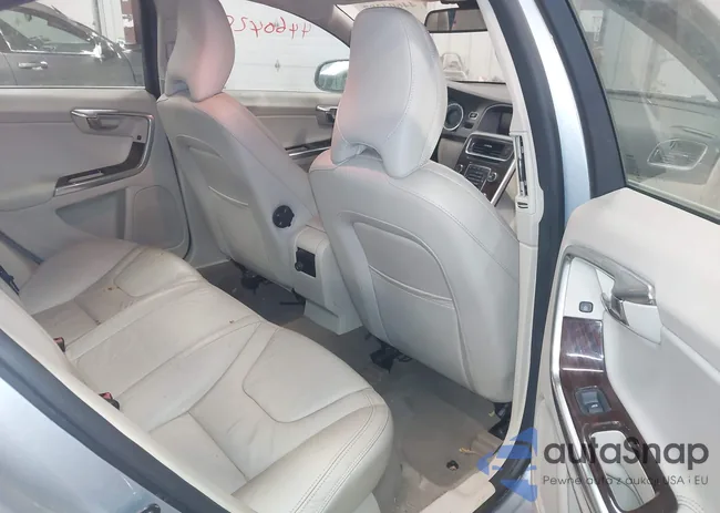 YV1612FH5D2187403: 44604287