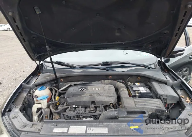 1VWBS7A30FC027790: 44604371