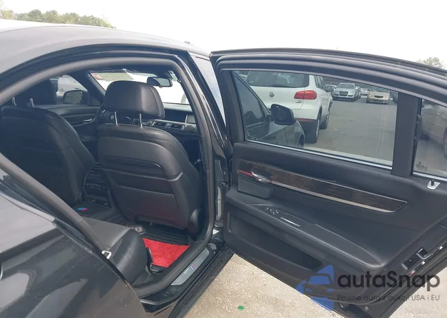 WBAYF8C52ED141947: 44605777