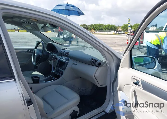 WDBRF40J35F723284: 44606039