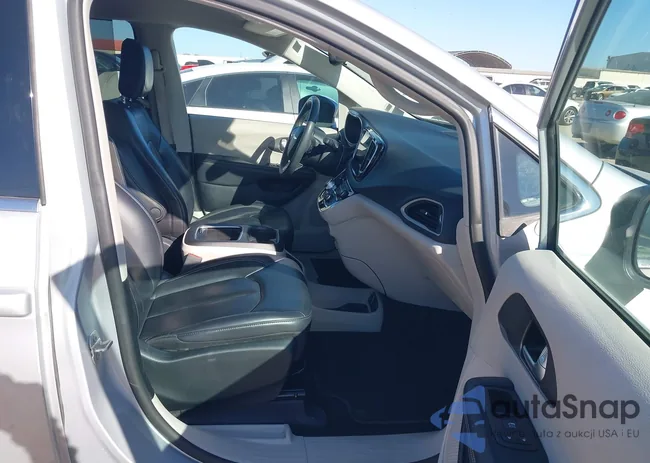 2C4RC1BG9PR613023: 44605315