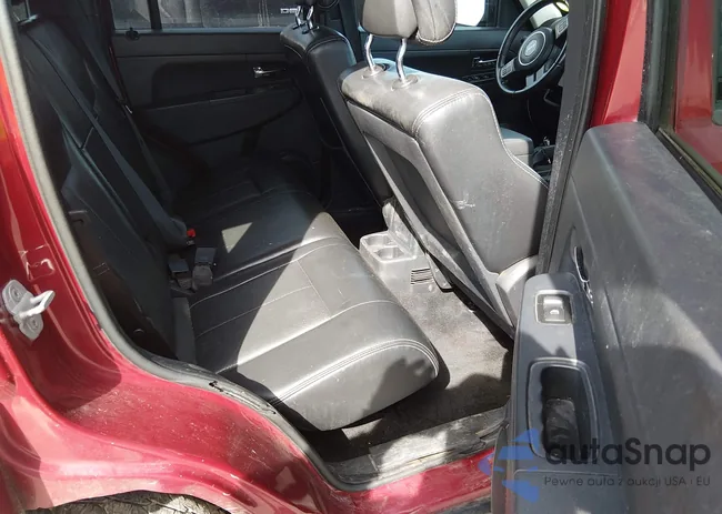 1C4PJMAK2CW186581: 44606857