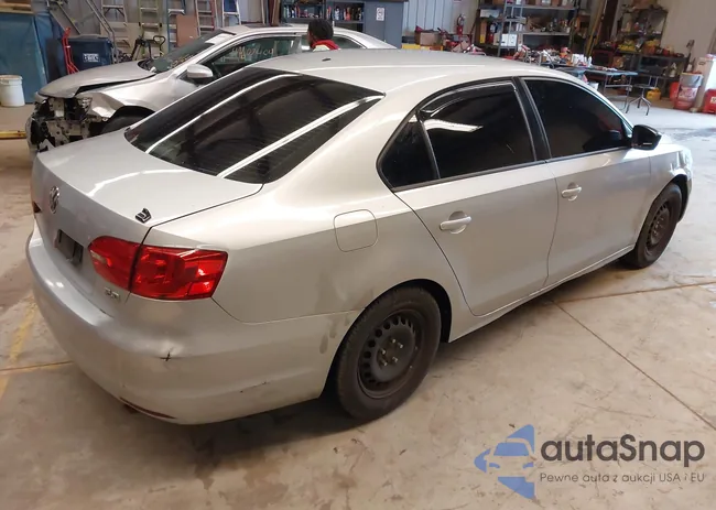 3VW1K7AJ7EM410049: 44606989