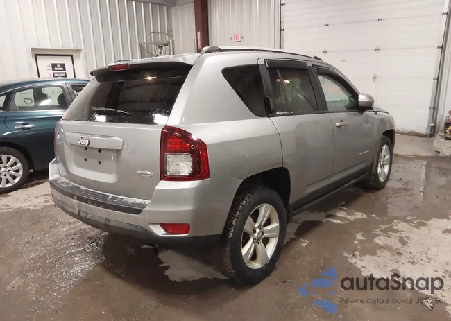 1C4NJDEB8GD804327: 44606092