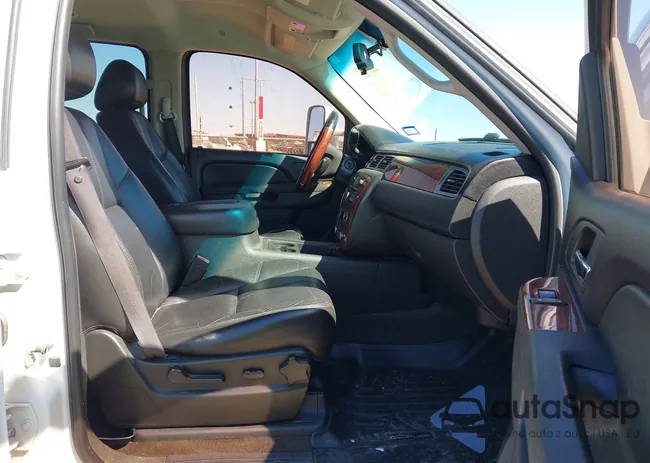 1GNUKJE33AR233816: 44607827