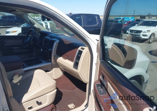 1C6RR6NM9JS255318: 44608320