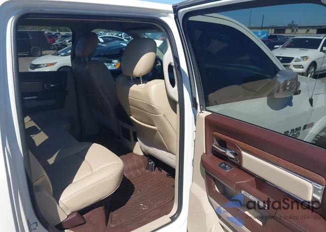 1C6RR6NM9JS255318: 44608320