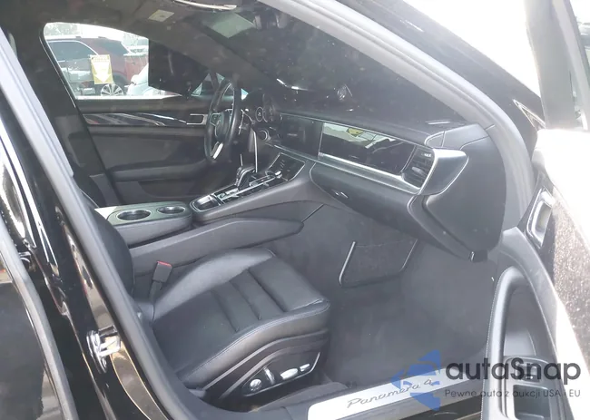 WP0AE2A73JL127953: 44609722